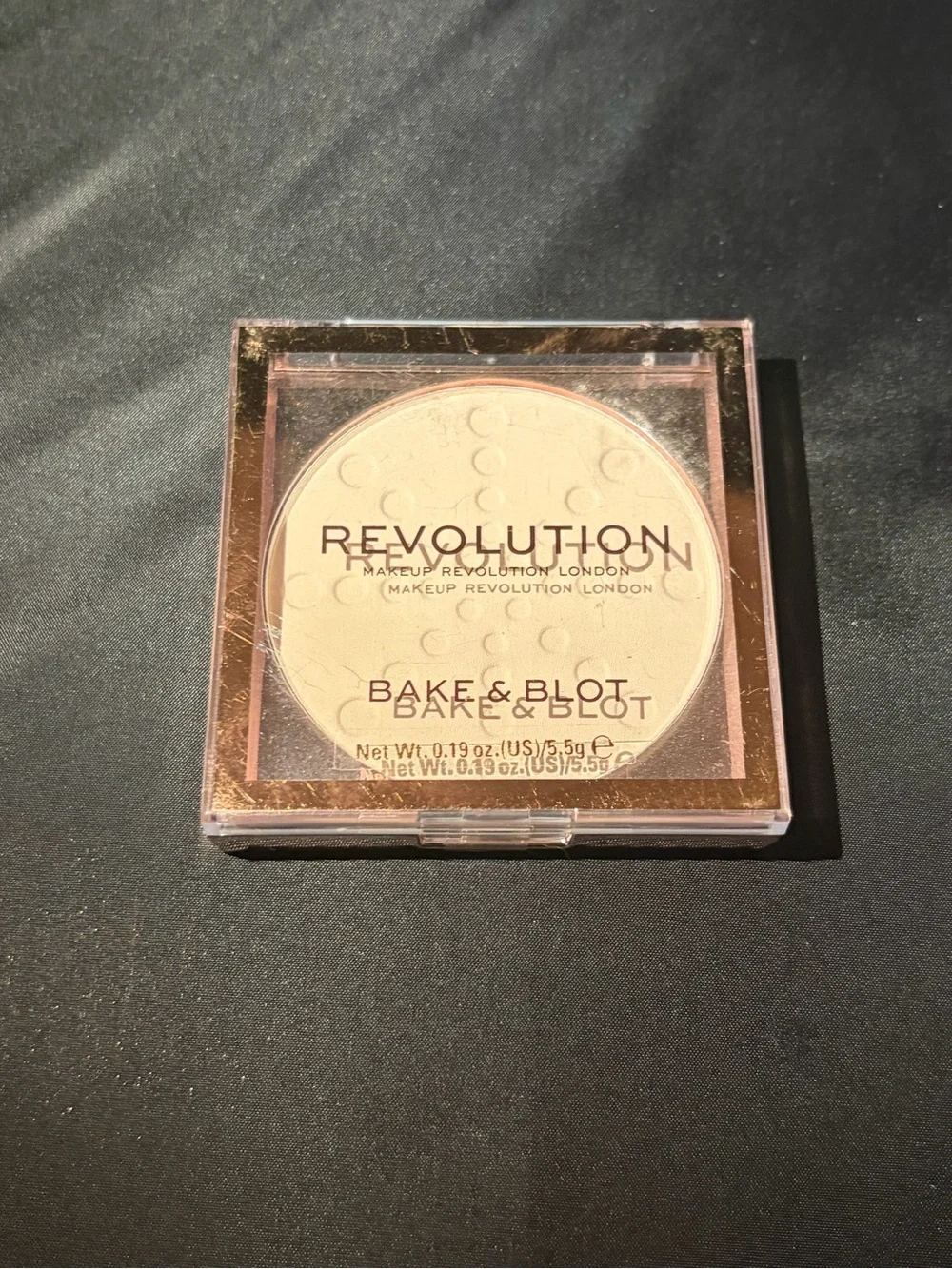 Revolution Bake & Blot Powder - Translucent